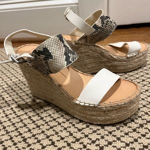 Dolce Vita wedges NEW size 8 with snakeskin print. Adorable!